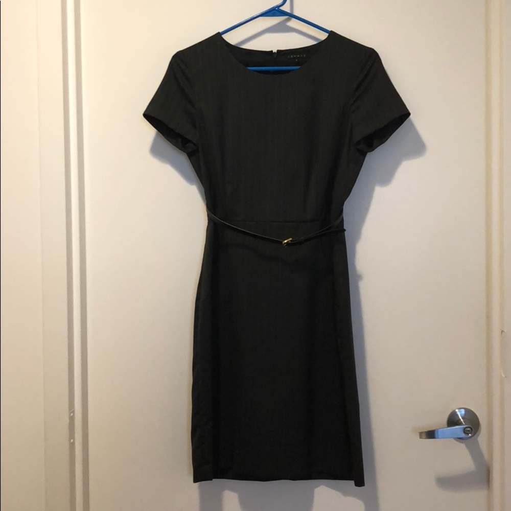 Short sleeve lightly striped office dress